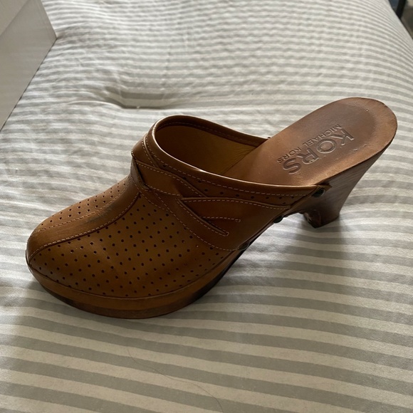 MICHAEL KORS Vintage Clogs - Picture 2 of 6